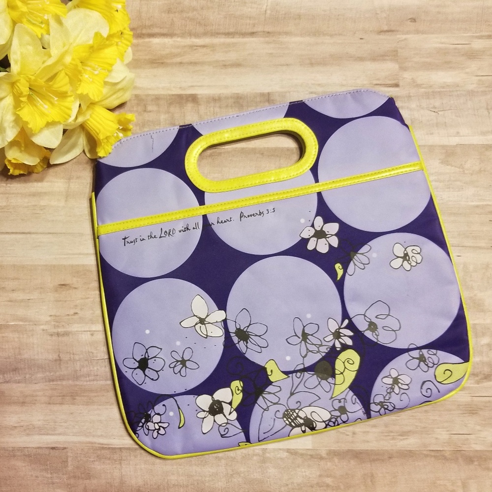 • {Inspirio} True Images Flower Bouquet Carrier